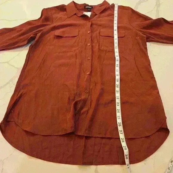 NWT Express Womens Button Down Lightweight Top Maroon Pink Red Size Large - Picture 6 of 9